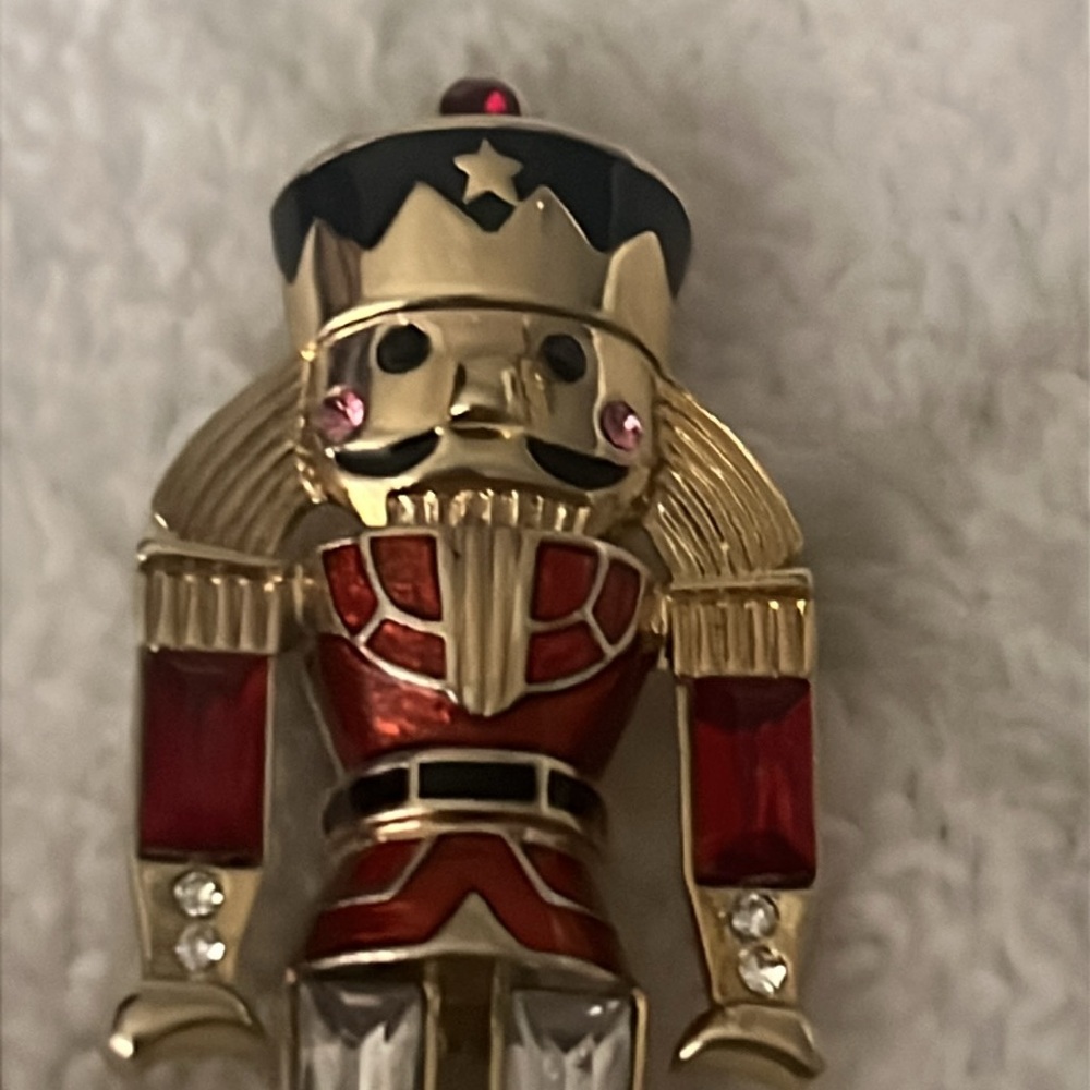 Vintage Monet Gold Tone Red Enamel Rhinestone Nutcracker Brooch Pin - Picture 4 of 11